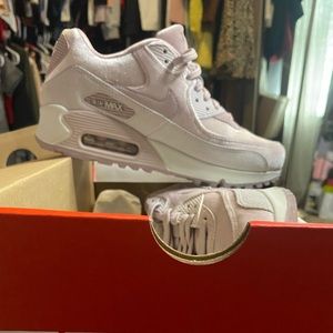 Air Max 90 LX in Suede Rose